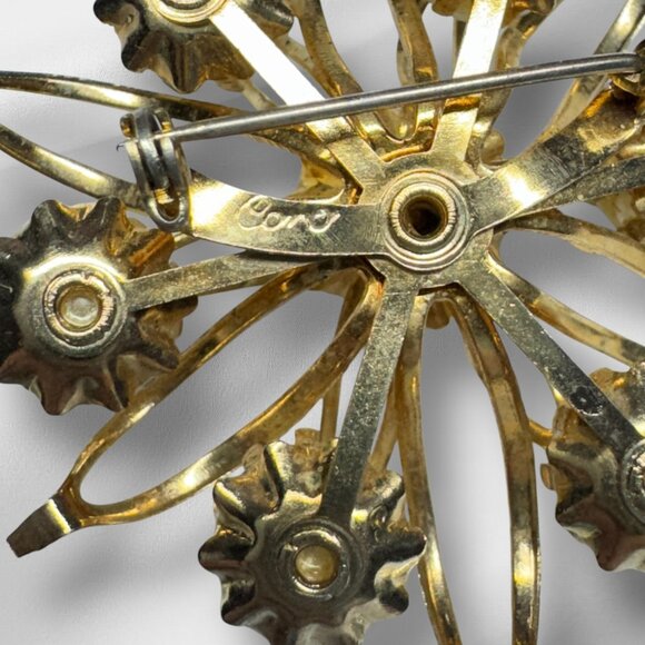 Vintage Coro Gold Tone Brooch Cream Colour Faux Pearls Floral - Picture 6 of 6